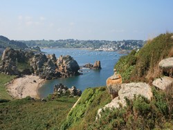 vue sur la baie de primel prsente par le gites bretagne