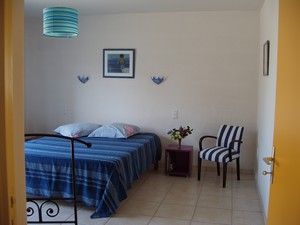 la chambre bleue du gite bretagne pr�s de morlaix,pointe du finist�re