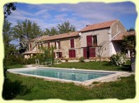 gite en provence avec piscine dans une campagne magnifique,avec possibilit d'acheter de l'huile d'olive et produits du terroir