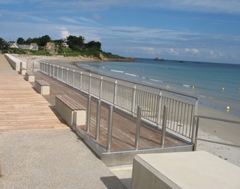 notre location , gite de vacances en bretagne adaptés à la mobilité réduite vous présente la promenade de la méloine .