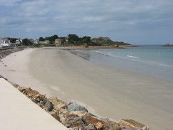 notre gite bretagne location dans le finistre vous informe que la plage de sable de trgastel est surveille en t