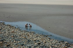 la plage de trgastel est aceesible aux handicaps. plage  200 mtres du gite bretagne, location bord de mer dans le haut finistre.